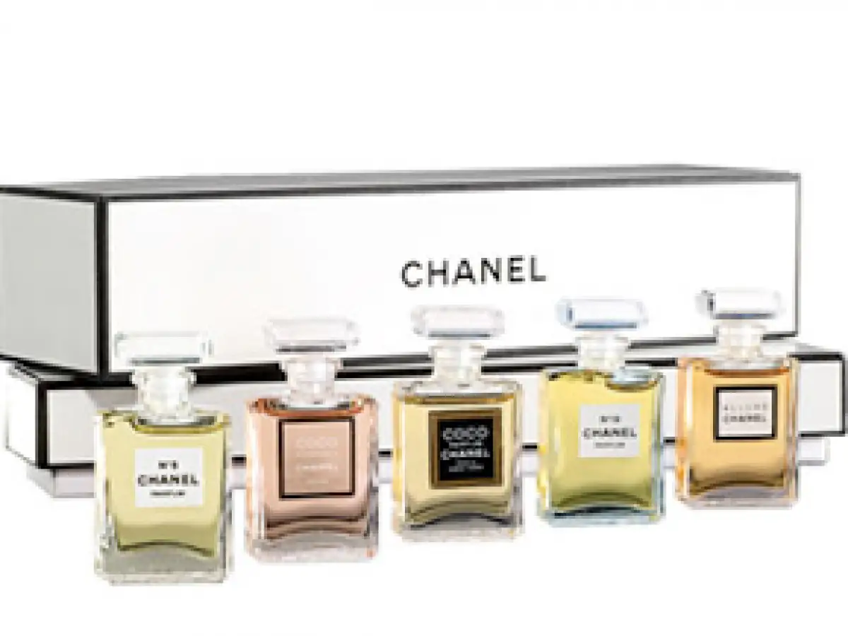 Set of Chanel Fragrance Wardrobe: No.5, Coco Mademoiselle, Allure, No.19,  Coco