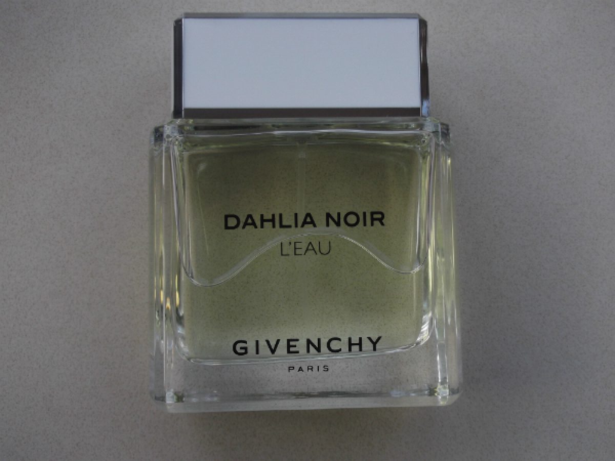 Givenchy Dahlia Noir L'Eau | British Beauty Blogger