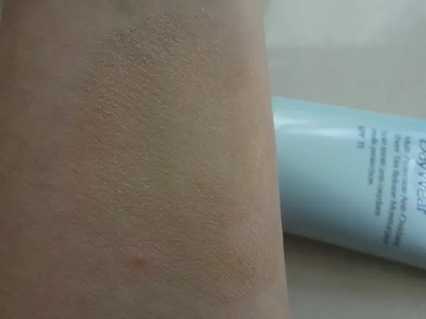 Estee DayWear Multi-Protection Anti-Oxidant Sheer Tint Release Moisturizer | British Beauty Blogger