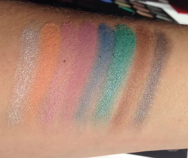 Makeup Revolution Mermaids Forever Swatches Line 2