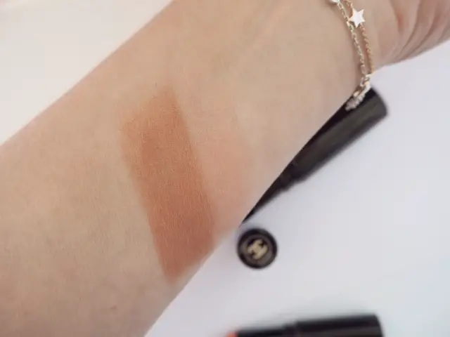 Chanel Healthy Glow Sheer Colour Stick