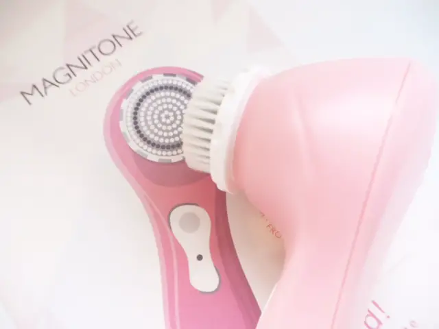 Magnitone London Barefaced Cleansing Brush