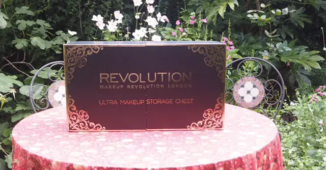 Make Up Revolution Chest