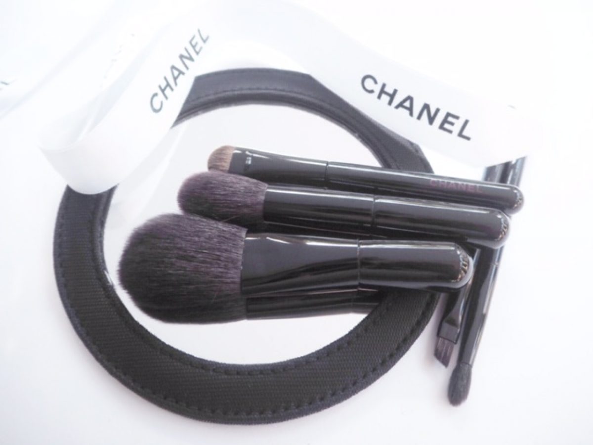 Les Mini de Chanel: Holiday 2015 travel brushes set