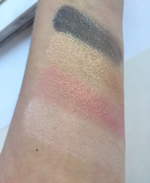 Peaches Swatch