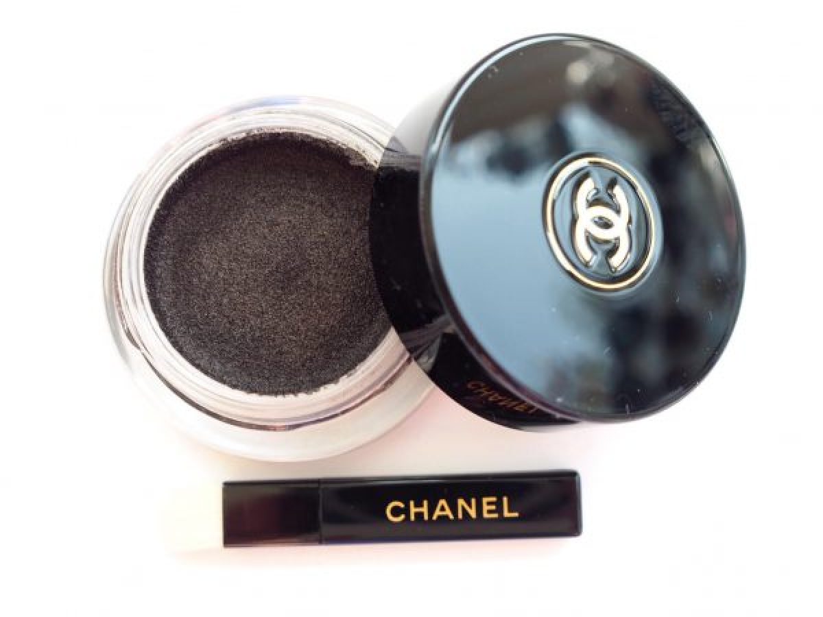 Worth It: Chanel Ombre Première Libre Loose Eyeshadow
