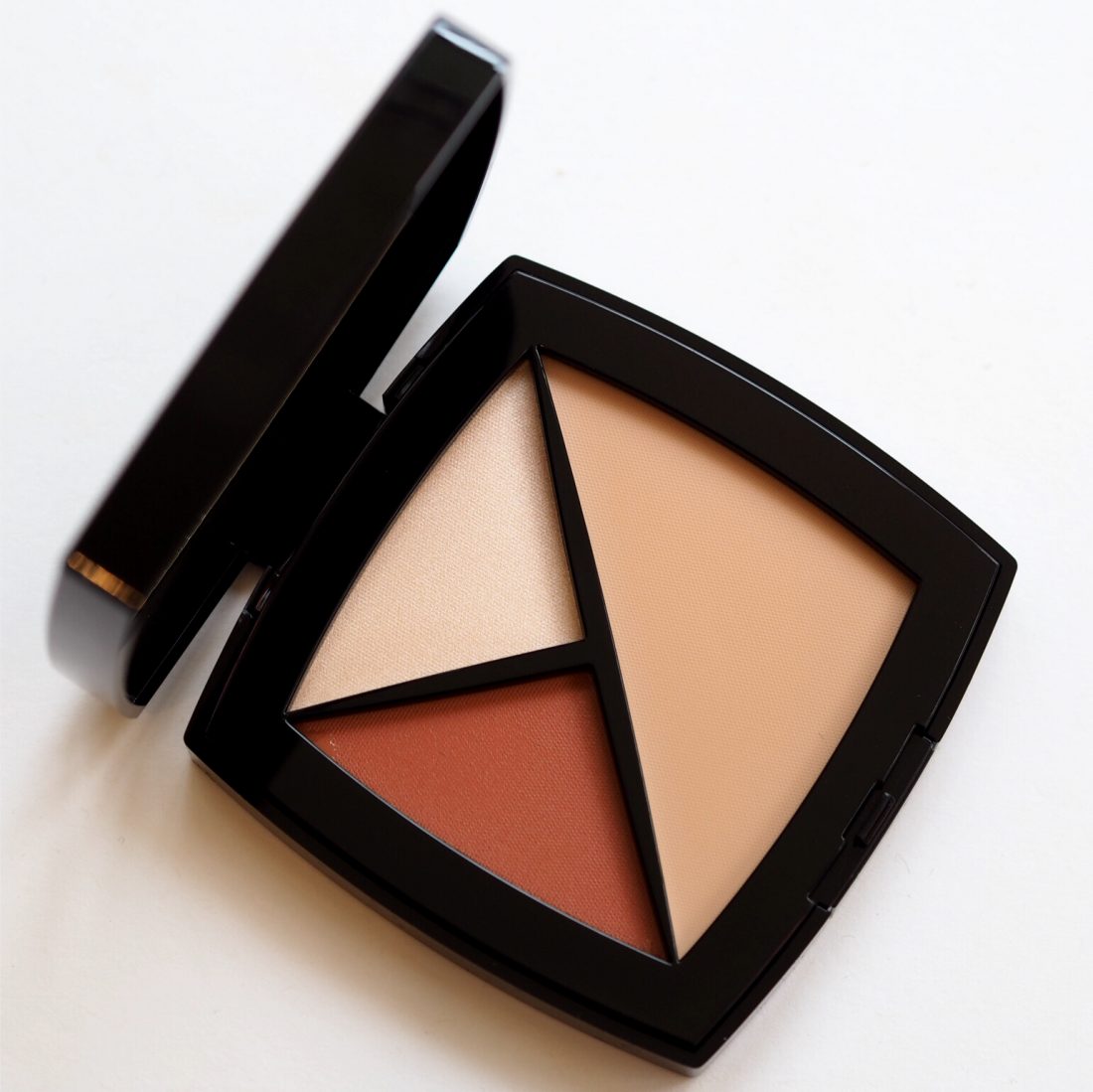Chanel Conceal -Highlight -Colour