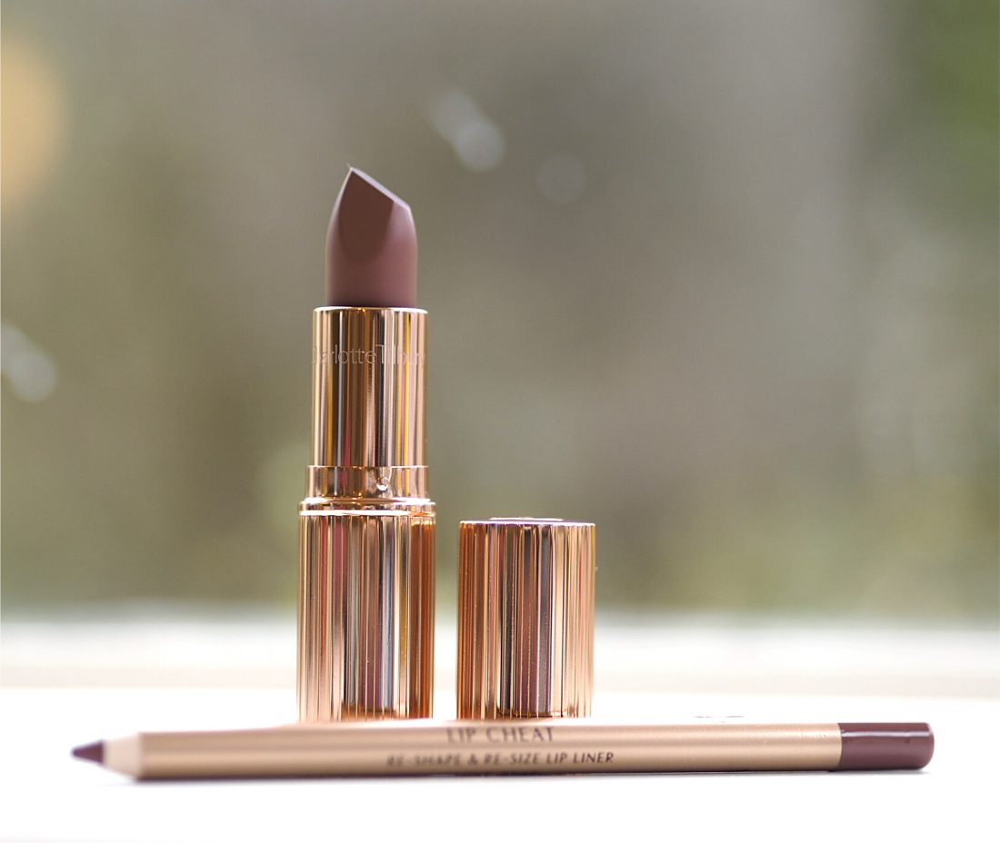 Charlotte tilbury. Шарлотта Тилбери супермодель помада. Charlotte Tilbury supermodel. Помада Charlotte Tilbury fabulous.