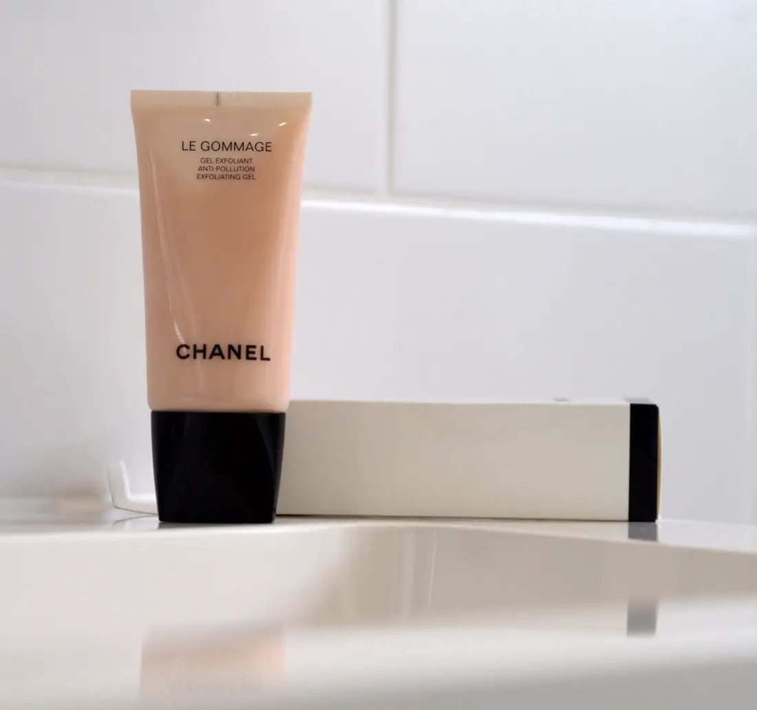 CHANEL Le Gommage Anti-Pollution Cleansing | British Beauty Blogger