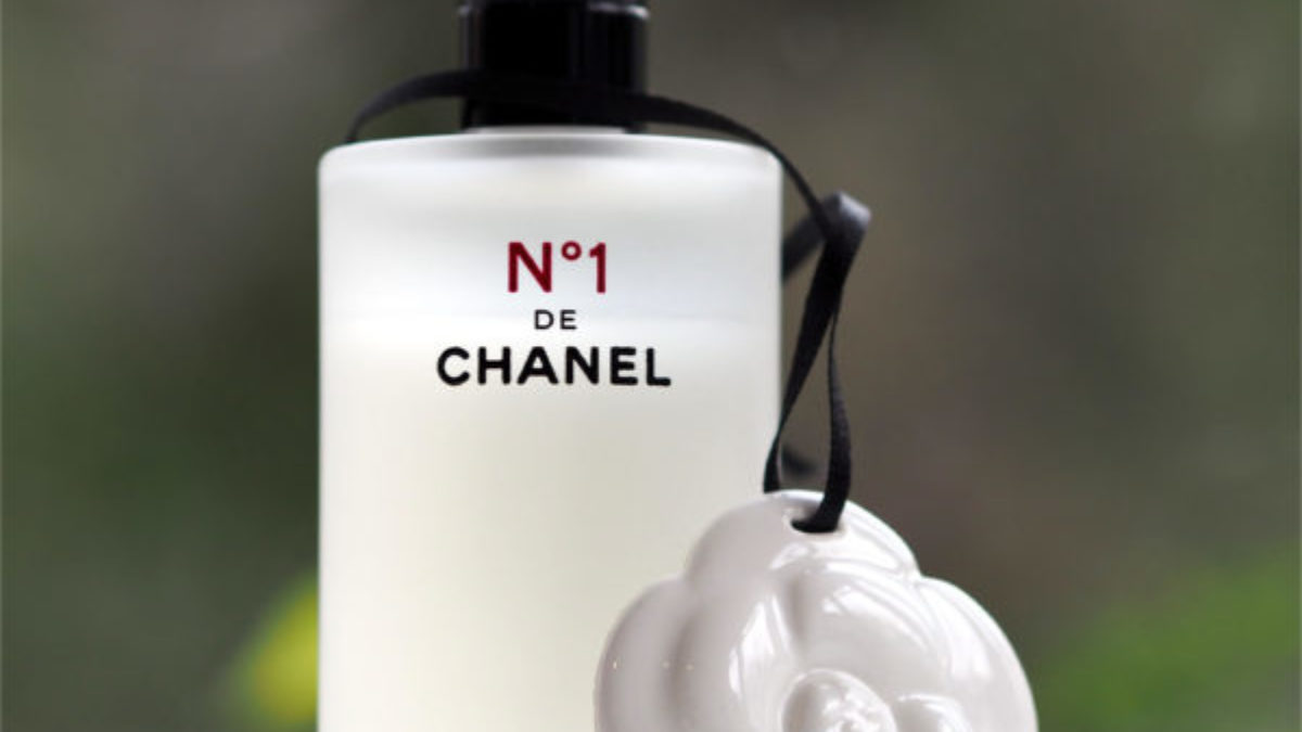 Chanel N°1 de Chanel Revitalizing Serum Face Mist with Red Camelia (50ml)  desde 67,12 €