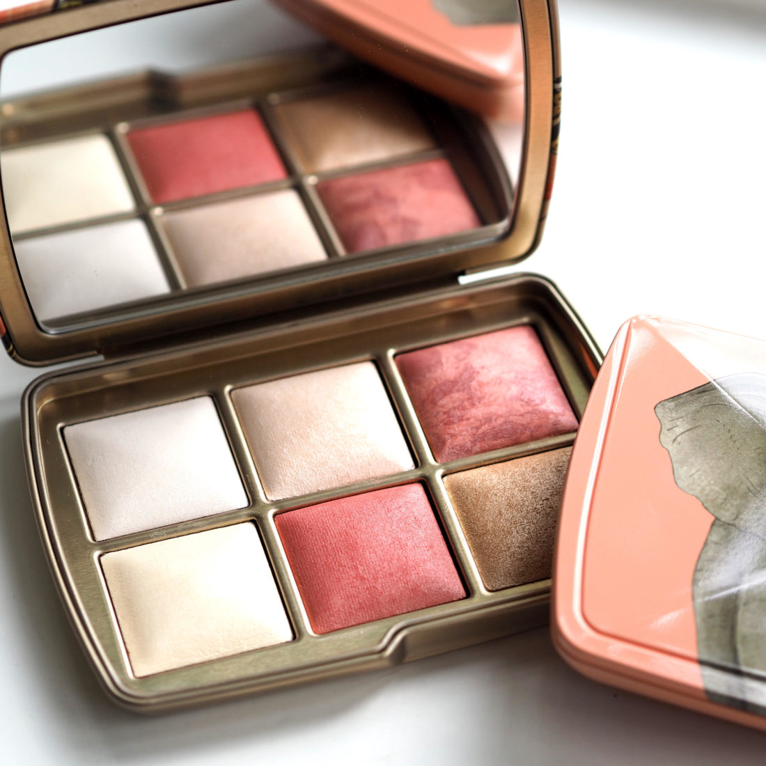 Hourglass Ambient Lighting Palette Unlocked Edition | Blogger